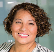 Claire Ashford, responsable de cumplimiento normativo financiero, en un retrato